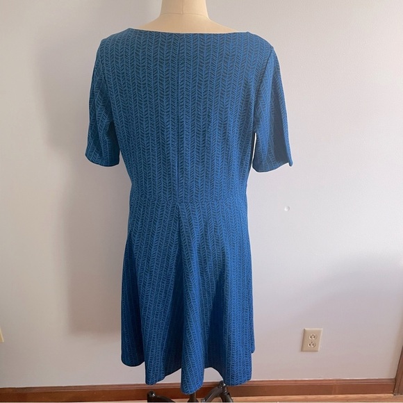 Lands' End Women's Blue Geometric Pattern Fit & Flare Dress Size XL (18) - Picture 5 of 7